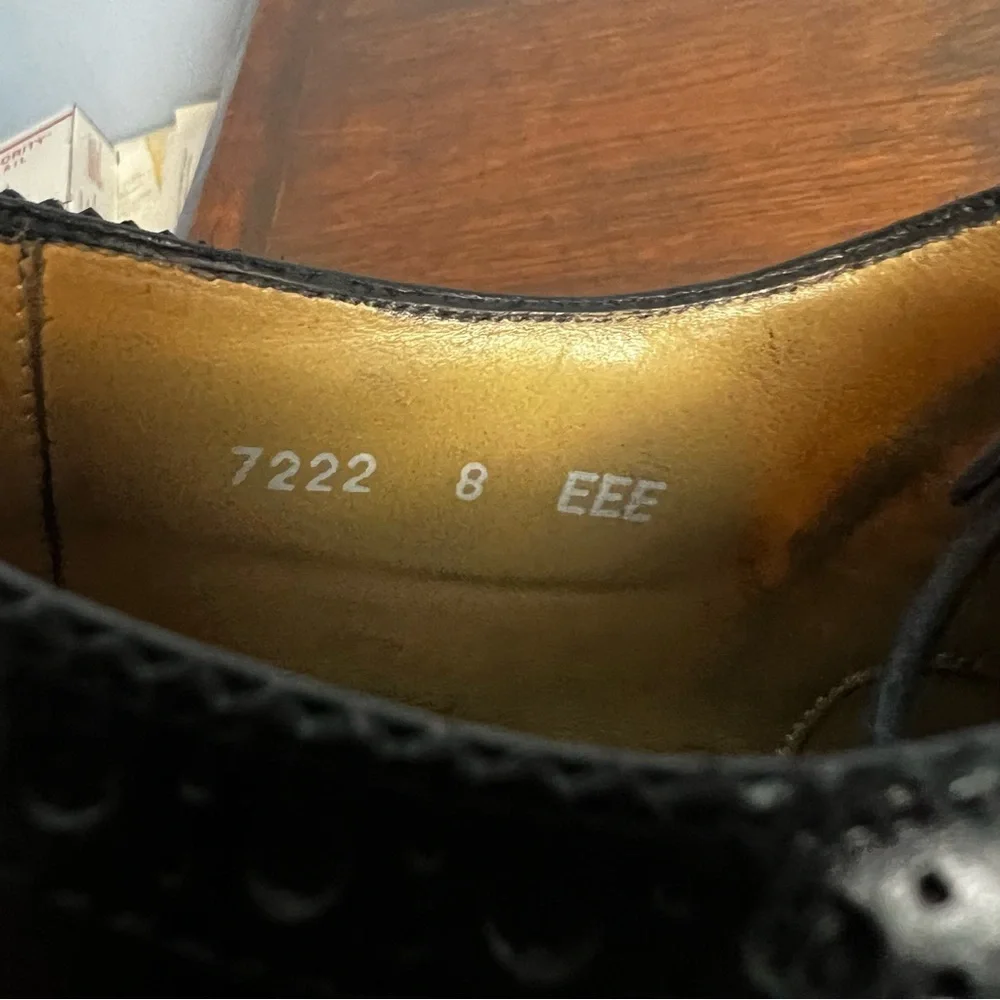Hickey Freeman - Men’s Black Leather Wingtip Oxford Dress Shoes Wide - 8 EEE‎
